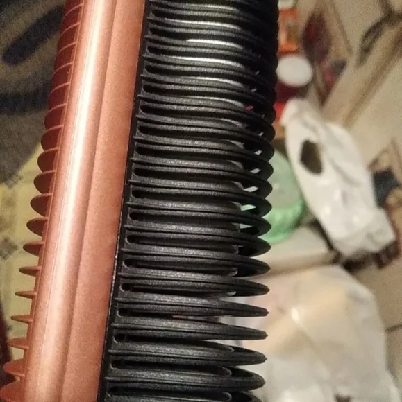 SHE by Beyond the Beauty Brush N Go X2 HB-Rose Gold Ceramic Heat Brush. - Picture 4 of 5